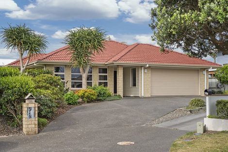 Photo of property in 15 Excelsa Place, Papamoa Beach, Papamoa, 3118