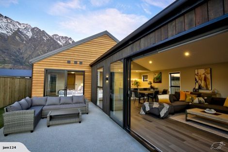 Photo of property in 19 Wheat Street, Jacks Point, Queenstown, 9371