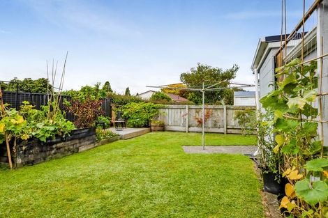 Photo of property in 14 Kowhai Street, Inglewood, 4330
