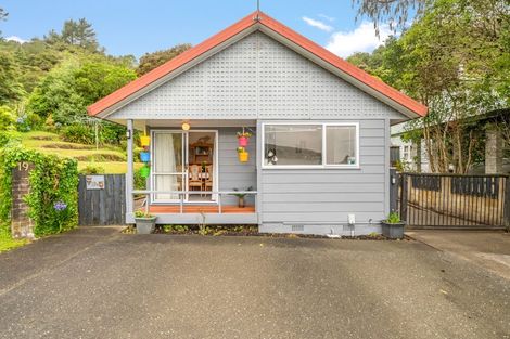 Photo of property in 2/19 James Grove, Stokes Valley, Lower Hutt, 5019