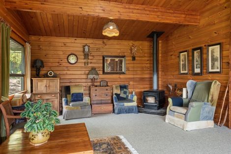 Photo of property in 15 Webster Place, Picton, 7220