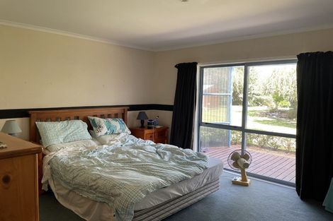 Photo of property in 21 Frank Knight Place, Waiuku, 2123