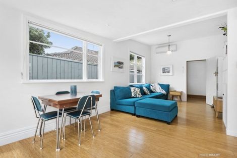 Photo of property in 250 Houghton Bay Road, Houghton Bay, Wellington, 6023