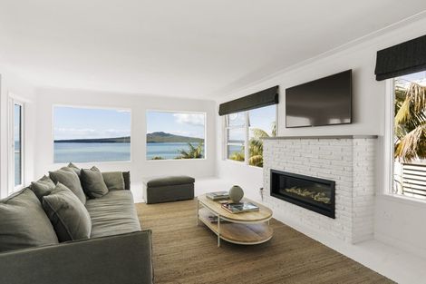 Photo of property in 4/64 Seacliffe Avenue, Belmont, Auckland, 0622