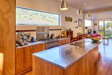 Photo of property in 3 Kaitawa Road, York Bay, Lower Hutt, 5013