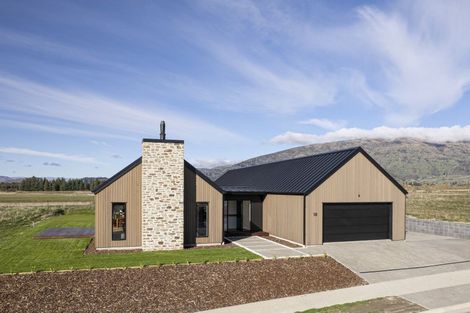 Photo of property in 18 Marjon Drive, Wanaka, 9305