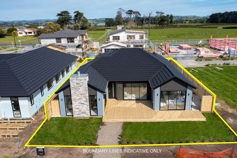 Photo of property in 27 Uatoto Road, Clarks Beach, 2122