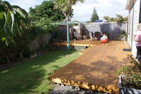 Photo of property in 27 Rauparaha Street, Waikanae Beach, Waikanae, 5036