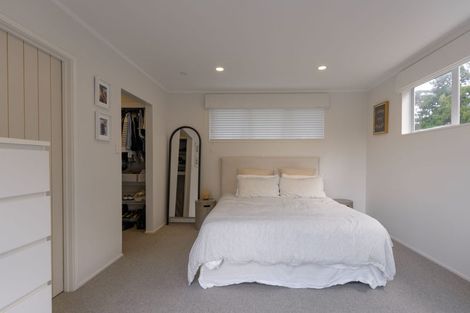 Photo of property in 11 Willowbrook Place, Titirangi, Auckland, 0604