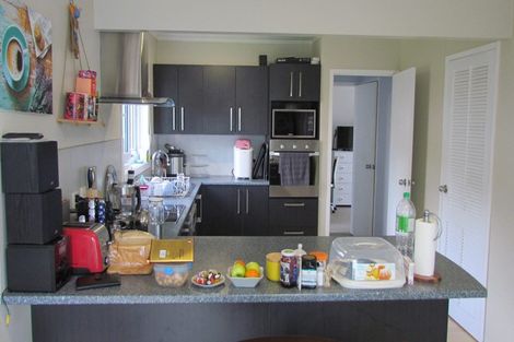 Photo of property in 1/20 Tetrarch Place, Totara Vale, Auckland, 0629