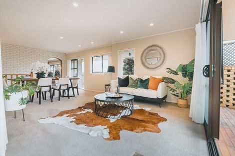 Photo of property in 16 Trevone Place, Forrest Hill, Auckland, 0620