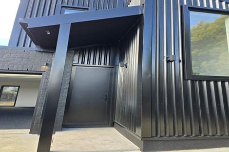 Photo of property in 4 Queensway, Three Kings, Auckland, 1024