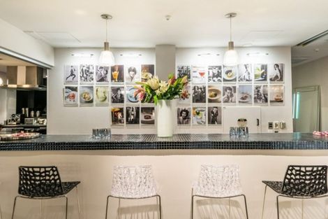 Photo of property in 3a/2 Saint Martins Lane, Grafton, Auckland, 1010