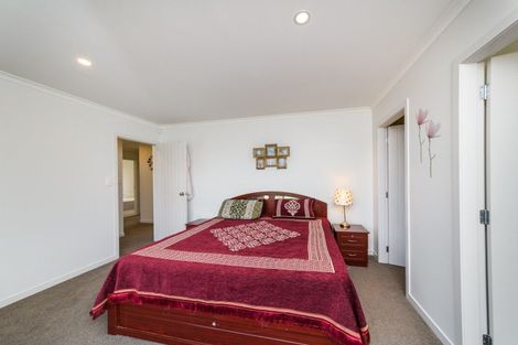 Photo of property in 12 Gibraltar Way, Fitzherbert, Palmerston North, 4410