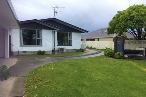 Photo of property in 72 Withells Road, Avonhead, Christchurch, 8042