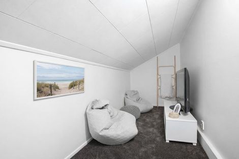 Photo of property in 18 Te Kupe Road, Paraparaumu Beach, Paraparaumu, 5032