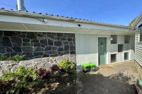 Photo of property in 114 Arran Road, Browns Bay, Auckland, 0630