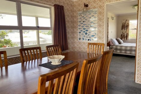 Photo of property in 320 Ocean Road, Whangamata, 3620