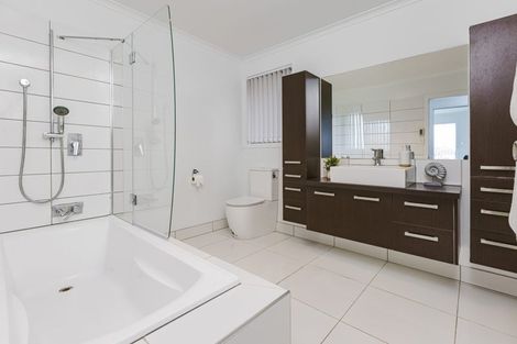 Photo of property in 34 Dissmeyer Drive, Clover Park, Auckland, 2019
