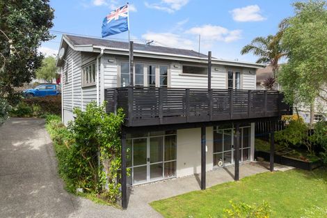 Photo of property in 37 Roberton Road, Avondale, Auckland, 1026