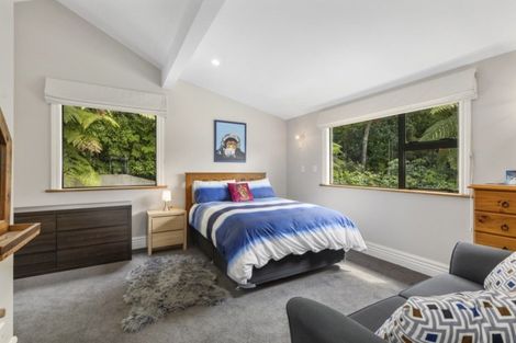 Photo of property in 1 Corrondella Grove, Belmont, Lower Hutt, 5010