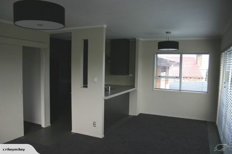 Photo of property in 1/22 Tui Glen Road, Birkenhead, Auckland, 0626