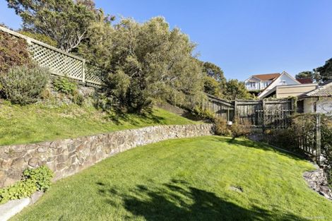 Photo of property in 1 Grove Road, Kelburn, Wellington, 6012