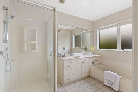 Photo of property in 11 Arirang Rise, Pinehill, Auckland, 0632