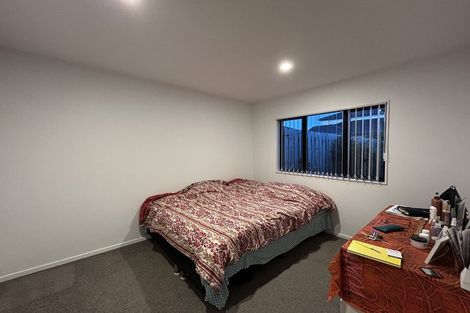 Photo of property in 9 Tarapuke Lane, Papakura, 2110