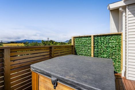 Photo of property in 630 South Road, Omata, New Plymouth, 4374