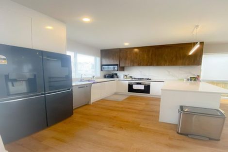 Photo of property in 102 Bellbird Street, Papakura, 2110