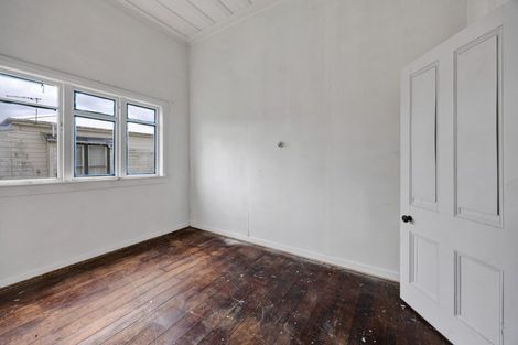 Photo of property in 15 Cornwall Street, Eltham, 4322