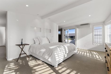 Photo of property in 1/2 Holiday Road, Milford, Auckland, 0620