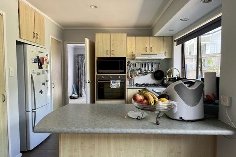 Photo of property in 27 Sheralee Place, Bucklands Beach, Auckland, 2014