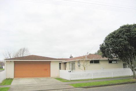 Photo of property in 18 Kings Drive, Levin, 5510
