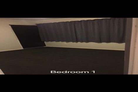 Photo of property in 31 Staincross Street, Green Bay, Auckland, 0604