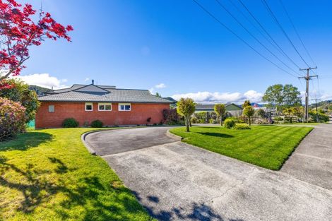 Photo of property in 5 Moana View Road, Waikawa, Picton, 7220