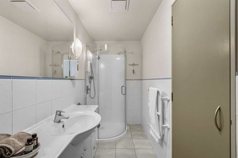 Photo of property in Anchorage Apartments, 221/36 Victoria Road, Mount Maunganui, 3116