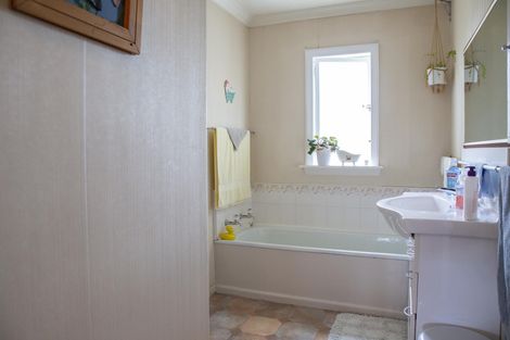 Photo of property in 2 Dalmeny Street, Oamaru North, Oamaru, 9400