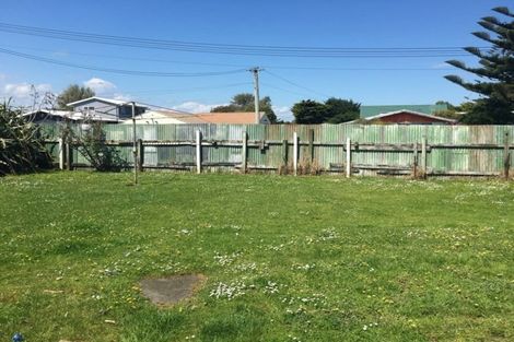 Photo of property in 21 Tongariro Street, Castlecliff, Whanganui, 4501