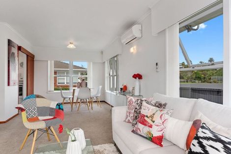 Photo of property in 4/768 Beach Road, Browns Bay, Auckland, 0630