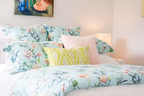 Photo of property in 27 Loughanure Place, Massey, Auckland, 0614