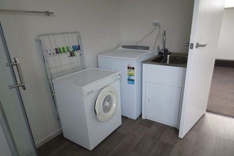 Photo of property in 16 Chipping Dale, Mangere Bridge, Auckland, 2022