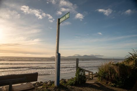 Photo of property in 77 The Parade, Paekakariki, 5034