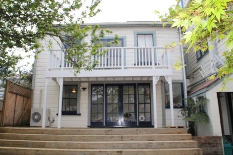 Photo of property in Rosemere Backpackers, 6 Macdonald Crescent, Te Aro, Wellington, 6011