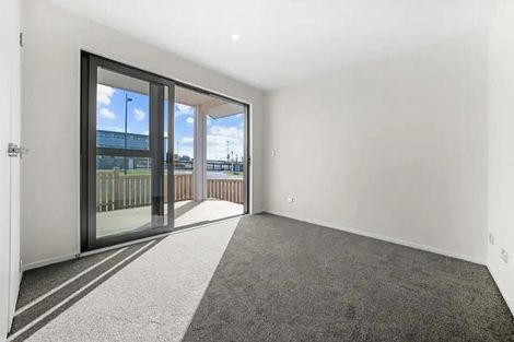 Photo of property in 12 Rorotu Avenue, Karaka, Papakura, 2113