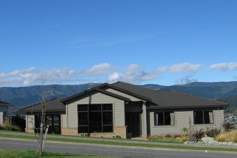 Photo of property in 24 Kirton Drive, Riverstone Terraces, Upper Hutt, 5018