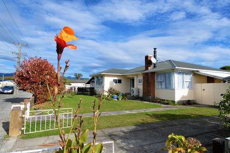 Photo of property in 8 Derby Street, Westport, 7825