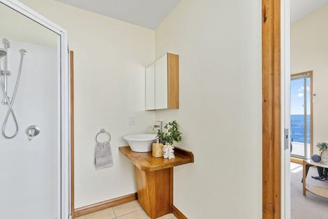 Photo of property in 10 Ocean Parade, Pukerua Bay, 5026