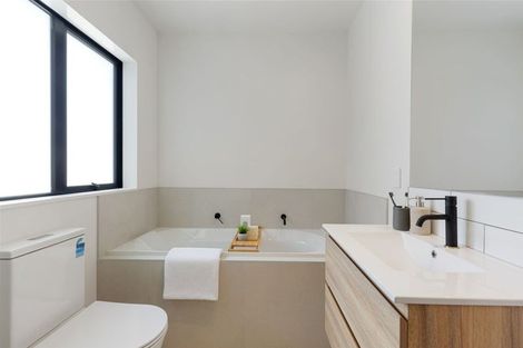 Photo of property in 2/41 Forsyth Street, Saint Andrews, Hamilton, 3200